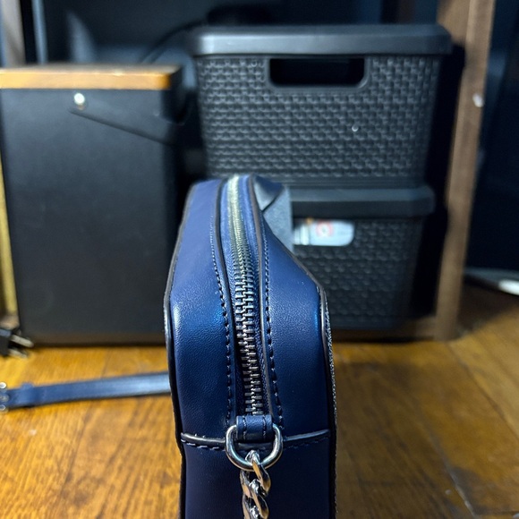 Michael Kors two tone Jet Set crossbody - Picture 4 of 7